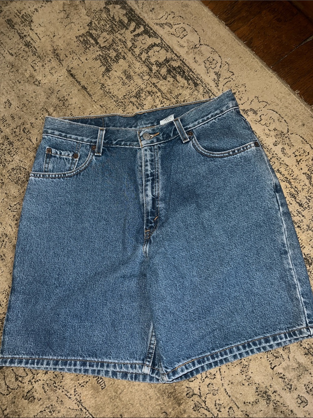 Vintage high waisted Levi’s Jean shorts size 12 misses